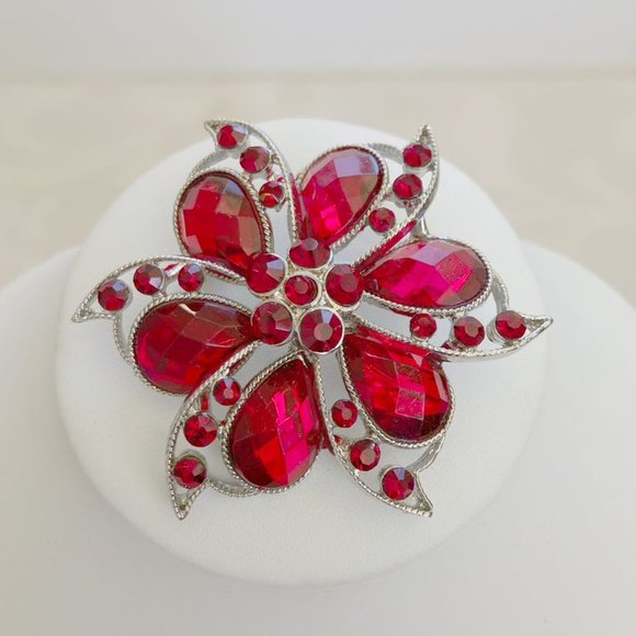 Vintage Red Rhinestone Pinwheel Flower Brooch (Wreath, Flower, Bow, Christmas) - Picture 8 of 11